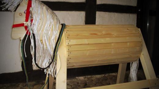 Holzpferd