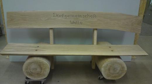 Holzbank