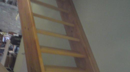 Gerade Treppe aus Buche