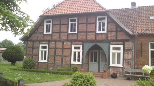 Holzfenster in weiß 