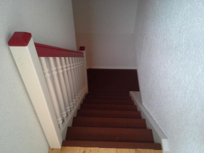 Treppe mit Podest und integriertem Schrank (Ansicht von oben)